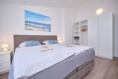 Image de Queen's Lodge Mastrinka by Litto