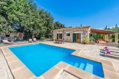 Image de Can Torres - Trois Chambres Villa, Couchages 6