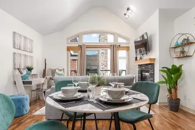 Image de Rocky mountain Oasis - 2 Bd with Mountain view