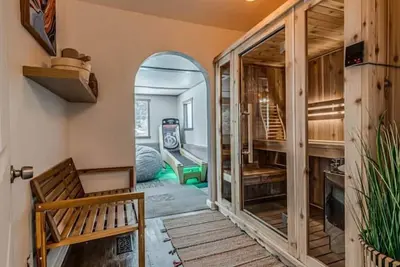 Image de Our family would love to share our house with you! \n