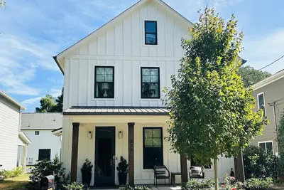 Image de Athens Luxury - King Master ~ 3Bdrm Home ~ 1 mile to Downtown ~ Minutes to Uga