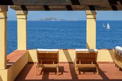 Image de Newly Renovated Coastal Villa with Private Sea Access and Amenities