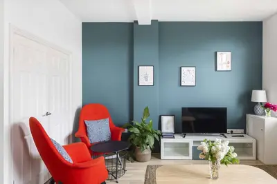 Image de Large 1br Apartment Sleeps 4 by Black Door Stays