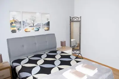 Image de Attica Square