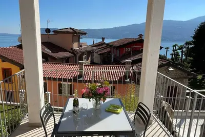 Image de Lago Azzurro modern aparment with lake view and ba