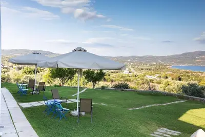 Image de Helona Lux and cosy house with seaview and backyard