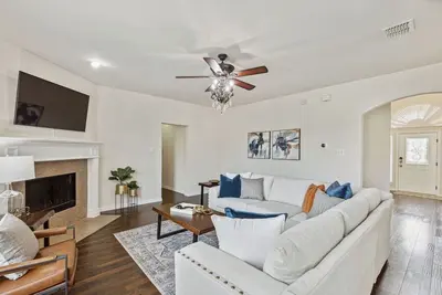 Image de Tch - Spacious 5bd/3. 5ba in Plano with Office - W