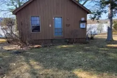 Image de Lakeside cabin on Rust Pond Cpa