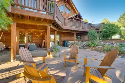 Image de Heated Pool + Mtn Views: Log Cabin in Parker!