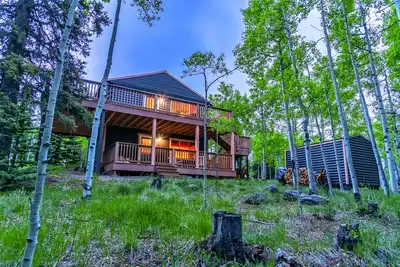 Image de Cozy cabin in grove of aspen trees; incredible patio; hiking and fishing nearby!