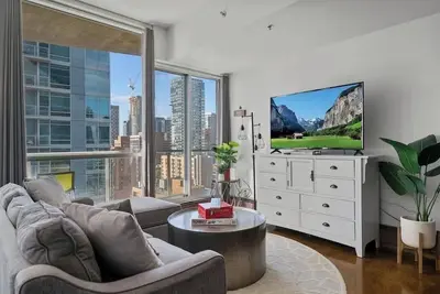 Image de King Bed | Dt Views | Ug Park | Walk to Saddledome