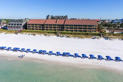 Image de Stunning ocean views, Coral Reef! Beach setup, Heated pool! Next 2 the Henderson