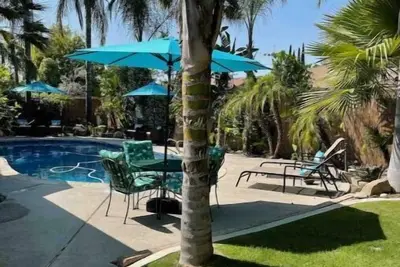 Image de Inviting 3bd/2ba Clovis home w/pool, jacuzzi, gym.