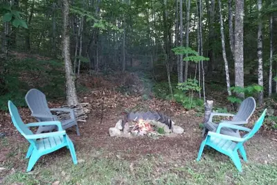 Image de 2nd Floor of home in the country 2Bdrm lots of parking, Spacious & peaceful