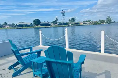 Image de Luxury Waterfront Retreat-Heated Salt Pool Screened, Pedal Boat, Kayaks & Bikes