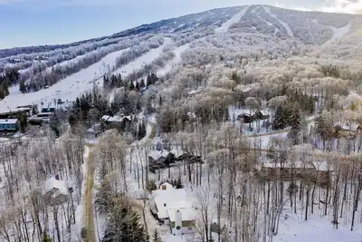 Image de Just steps away from the Gondola and Village