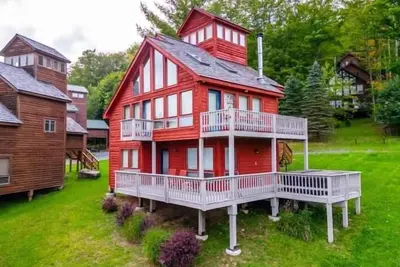 Image de Np46-Views! Close to Towns/skiing! Hot tub! Pets Ok!