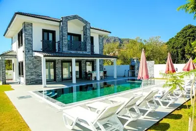 Image de Family- Pool- Bbq- Sleeps 8- Parking- w/ Air Con