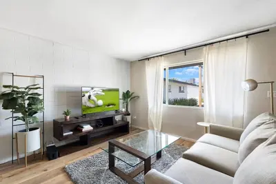 Image de Across the Street Apartment 6 | 8 Plex units