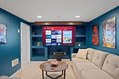 Image de Hot Tub + Movie Nights | Ultimate Chill House