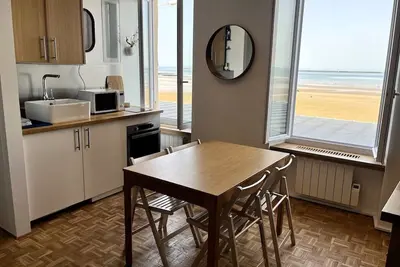 Image de À l'est - Studio vue mer sur la digue