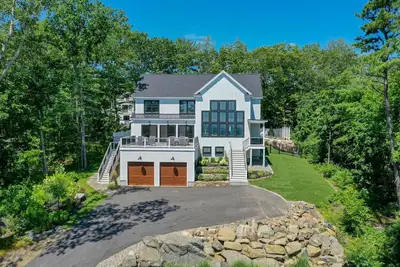 Image de Contemporary Ogunquit Home | 4 Bedrooms, 4 Baths, Pool + Ocean Vistas