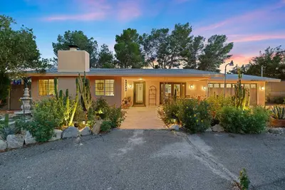 Image de Hipster Chic Dog-Friendly Oasis in Morongo Valley
