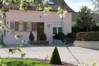 Image de Le Menhir - Blancs-Coteaux