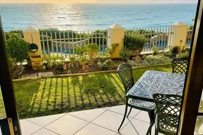 Image de Self Catering Apartment with Magnificent Ocean View & Whale Watching\n\n