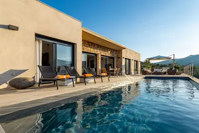 Image de Villa 6p, 3 bedrooms with bathroom, sea view, heated pool, beach 5min