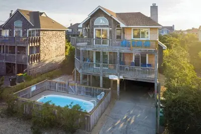 Image de 1 Min Walk to Beach, Private Pool, Family Friendly