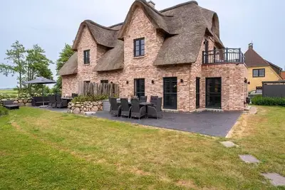 Image de Thatched roof house Summerdiek 10