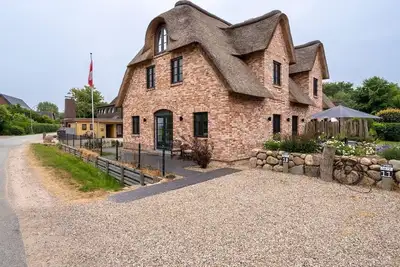 Image de Thatched roof house Summerdiek 11