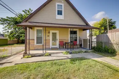 Image de Indianapolis Home w/ Porch - Close to Mile Square!
