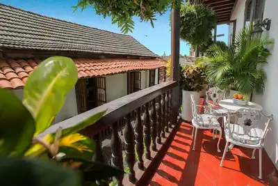 Image de Beautiful house in the middle of the walled city