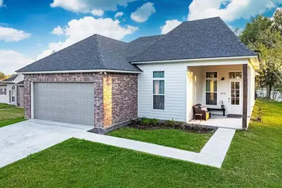 Image de Brand New Centrally Located In Lafayette