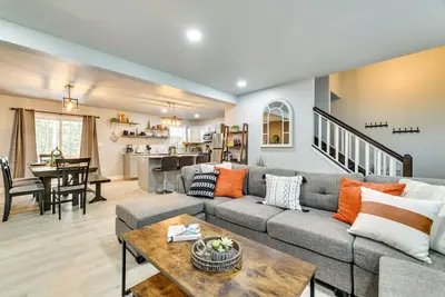 Image de Ski, Swim, Hike & More: Family Home in Tobyhanna
