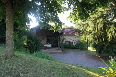 Image de Charmante maison de caractère, entre Cantal et Lot, 4 pers, terrasse couverte, cheminée, animaux Ok