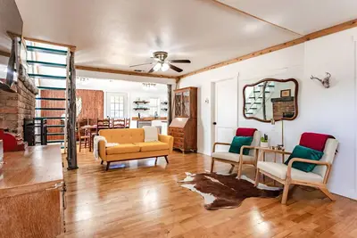 Image de The Farmhouse - 15min from Waco