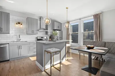 Image de Stunning Upscale Retreat - Steps From Everything