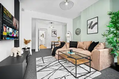 Image de This luxury 3-bedroom house is located in Harborne, a lovely area in the heart of Birmingham