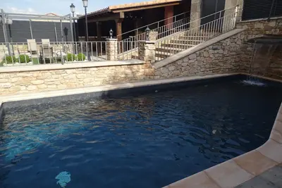 Image de Disfruta de la Privacidad de una Casa Rural con Todas las Ventaja de un Hotel