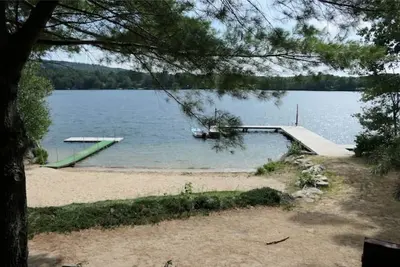 Image de Three bedroom Cabin on Rust Pond Beach