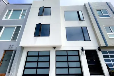 Image de New Luxury Beachfront Apartment\n