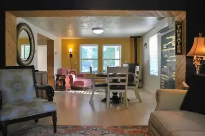 Image de Hot Tub + 5 Min to Lake + Playground + Boat/Rv Pkg + Rv Plug