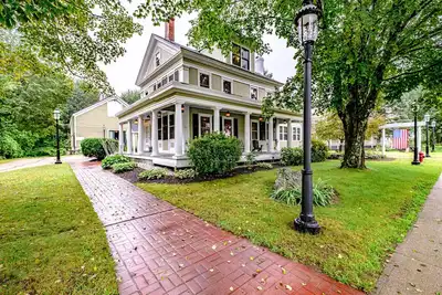 Image de 22 Broad Steet - Perfect for wedding groups. Walking Distance to The Bethel Inn