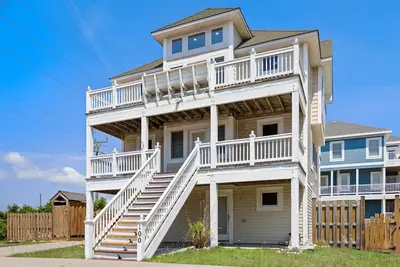 Image de 5115 * Pool & Hot Tub * 4 Min Walk to Beach