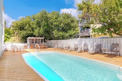 Image de Otter Banks: Pool, Tiki Bar, 3-Min Walk Beach