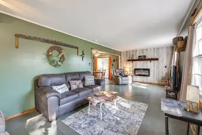 Image de Peaceful Cassville Vacation Rental - Hike & Fish!