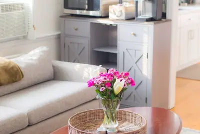 Image de Lordship Charmer Has It All! Comfortable stay, accessible, family friendly!